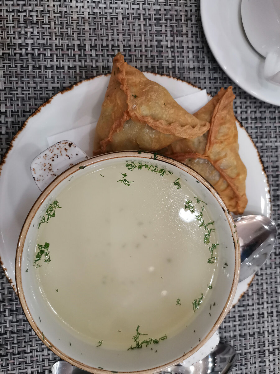 Национальная еда в Казани. Я думала это суп, а там водичка пустая))) 