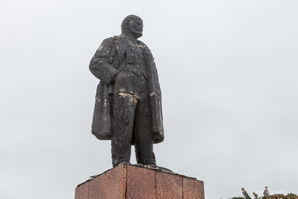 Памятник Ленину в городе Юрьевец Ивановской области