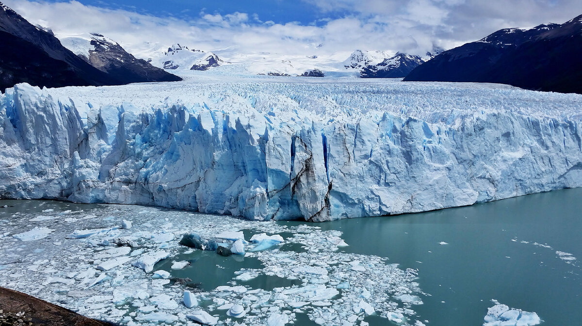 Самую большую площадь занимают ледники. Парк Лос-Гласьярес Аргентина. Покровные ледники Антарктиды. Ледник Ламберта. Ледник Денмена.
