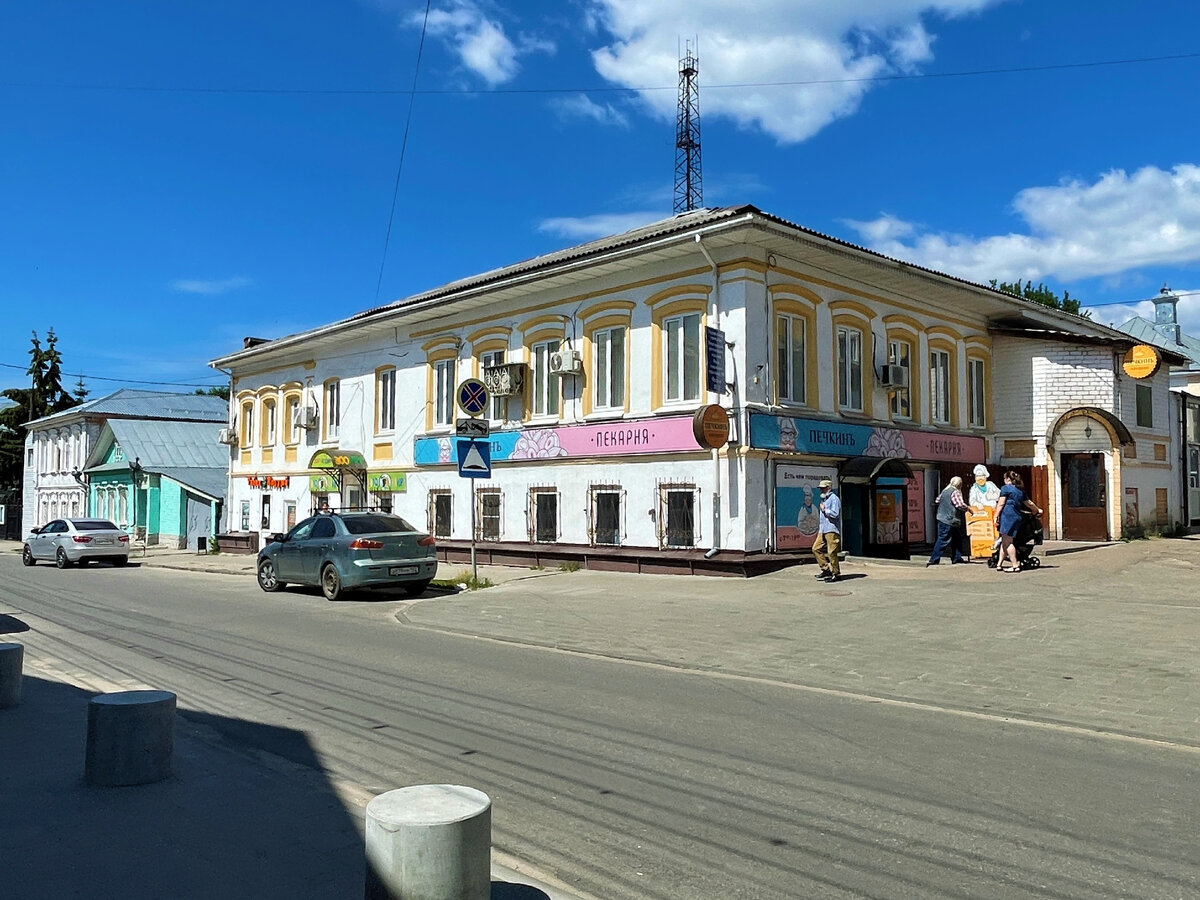 В каких домах до сих пор живут люди в Городце. Прогулка по живописной части  города под названием Большой Кировский съезд | Под зонтиком | Дзен