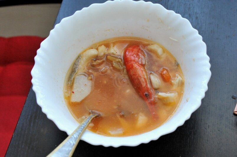 После борща по популярности хемультан делит второе место со щами Суп из морепродуктов (Хэмультан) — это знаменитый корейский суп, который можно назвать острой похлебкой или солянкой из морепродуктов.