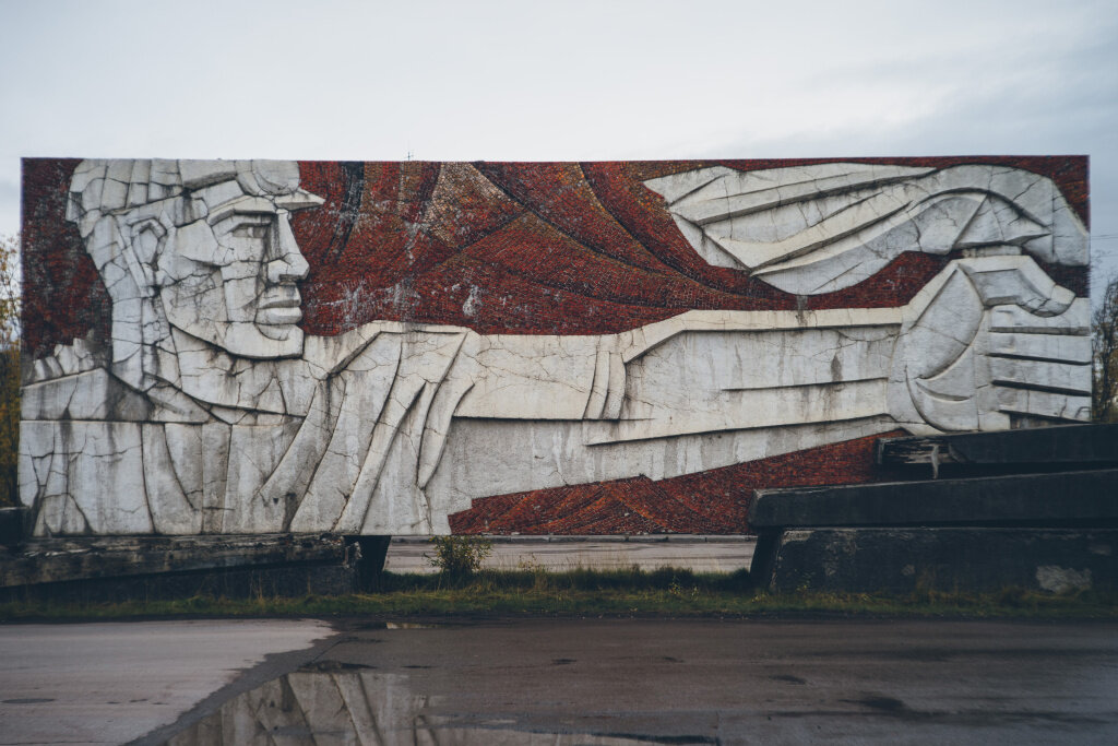 Барельеф на въезде в Воркуту. Фото А. Котова