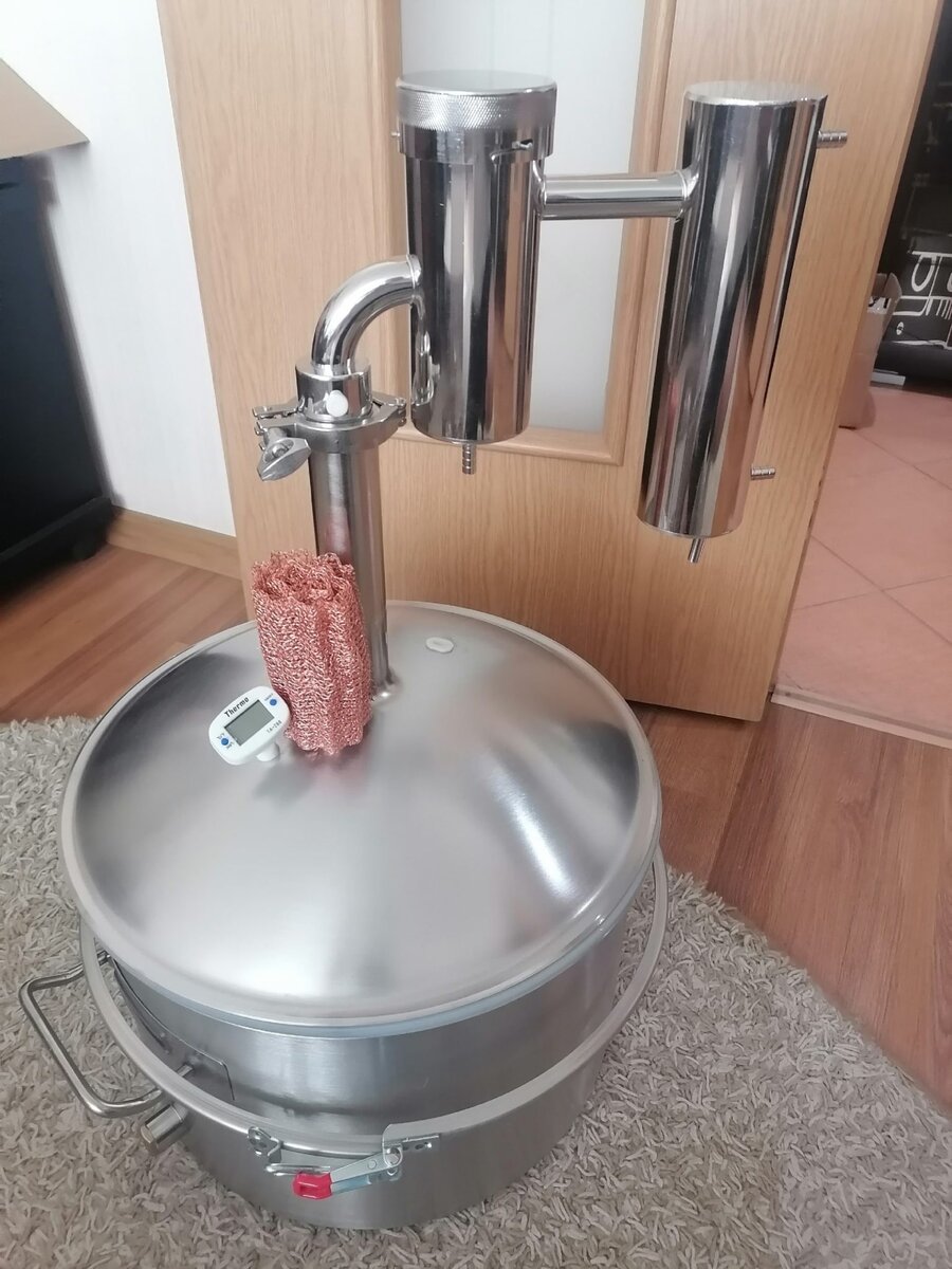 Самогонный аппарат. Владельцев самогонных. Владельцев самогонных. Германия 3 самогонный аппарат. Дистиллятор феникс хозяин.