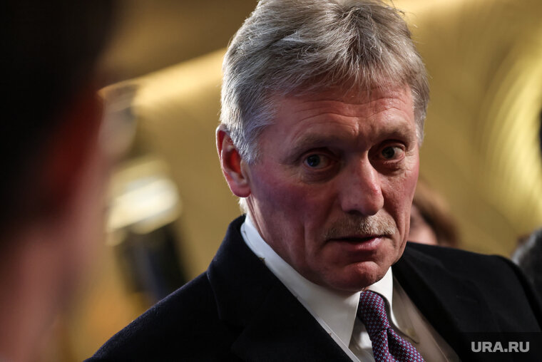    ВСУ постоянно обстреливают затопленные районы рядом с Каховской ГЭС, заявил Дмитрий Песков