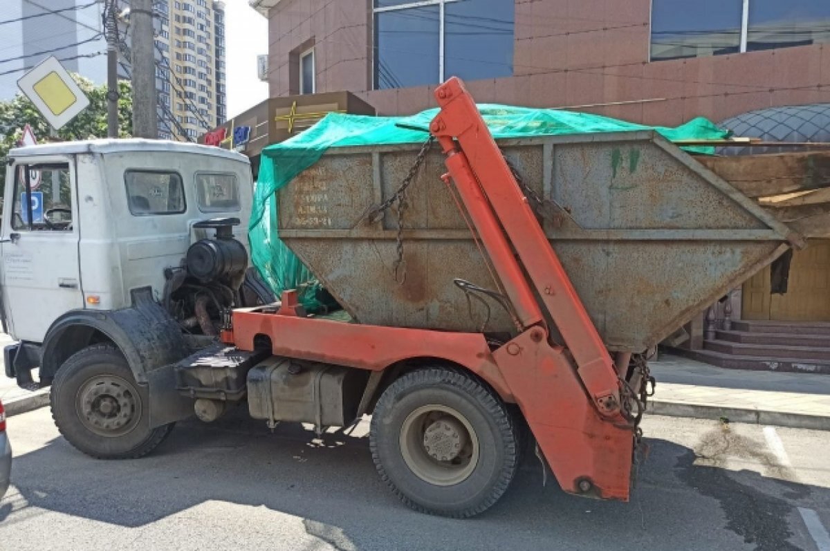   В Краснодаре нелегальные перевозчики мусора остались без транспорта