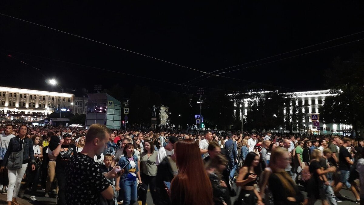     Работу общественного транспорта продлят в День молодежи в Нижнем Новгороде до 00:00 25 июня. Об этом NewsNN рассказали в городском дептрансе.