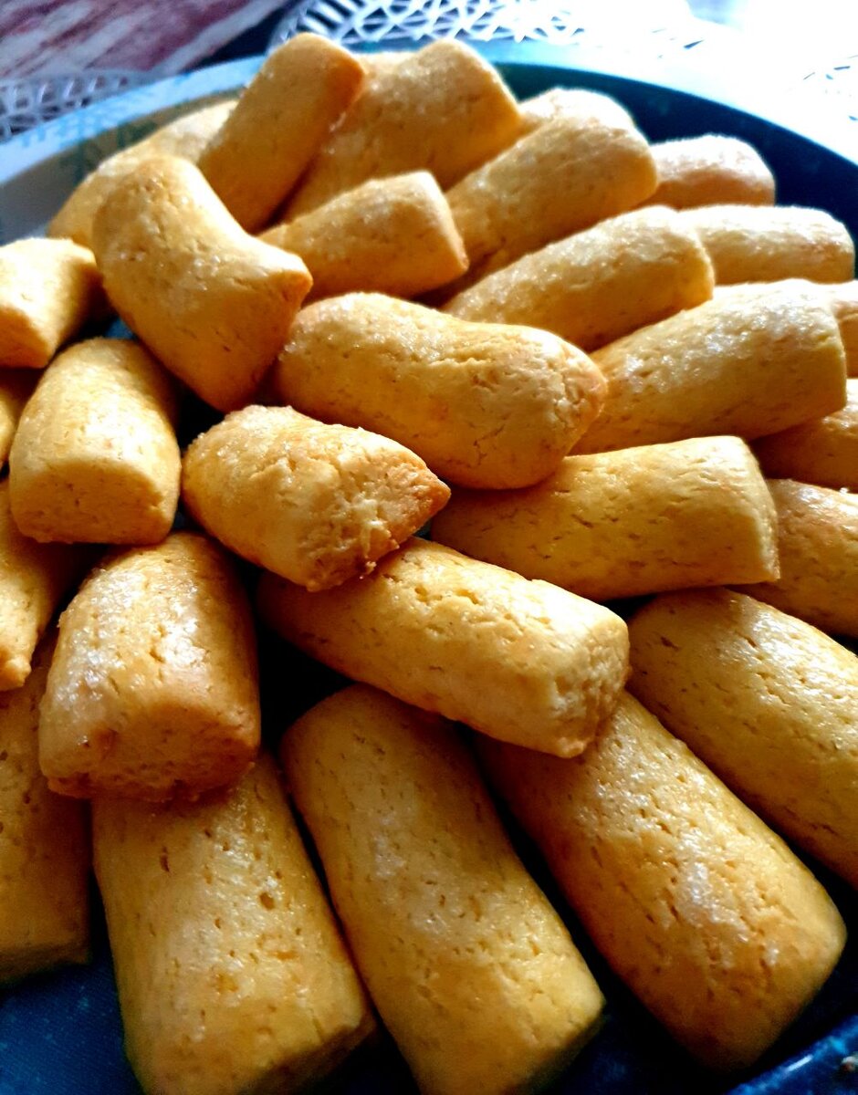 Печенье в руке