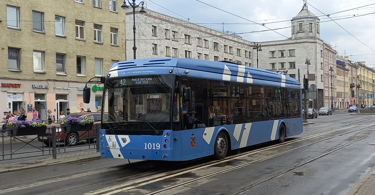 Троллейбус 42