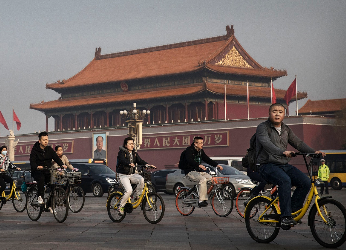 Китай в погоне. Китайский велосипед. Велосипедисты в Китае. Велосипед КНР. Китаец на велосипеде.