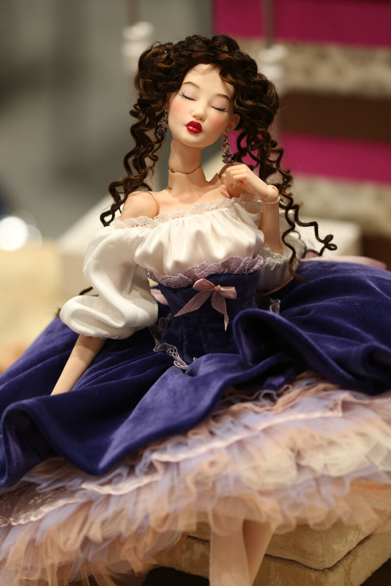 Авторские шарнирные куклы на выставке Dollscar 2023.  17 июня. Амбер Плаза. Москва. Фотограф: Галина Тугушева.