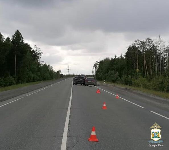    В тройном ДТП под Сургутом пострадали пять человек