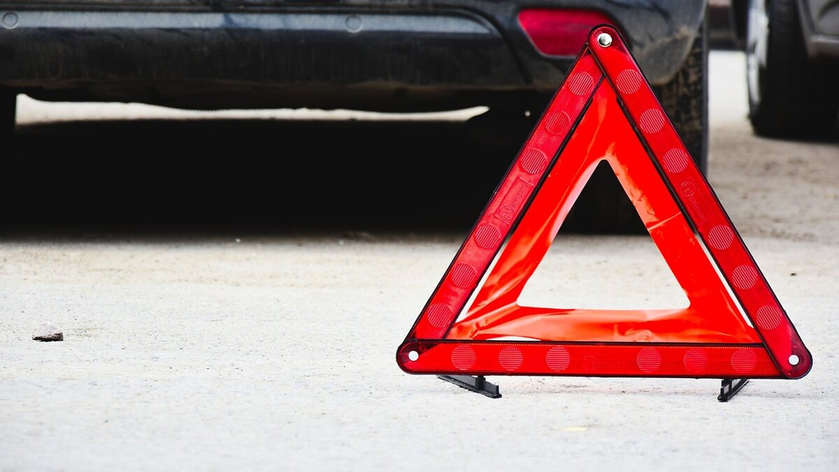     На Южном подъезде к Ростове водитель Lada насмерть сбил пешехода, рассказали в ГИБДД.