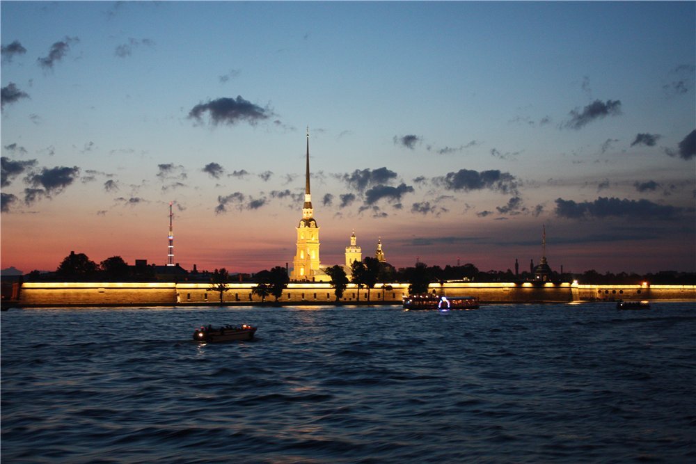 Петропавловская крепость...