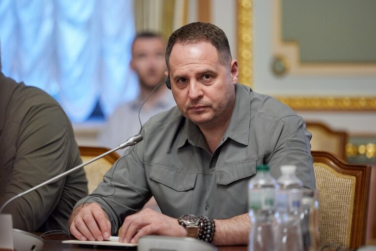    Украина должна получить четкие гарантии от НАТО по поводу вступления в альянс, заявил Андрей Ермак