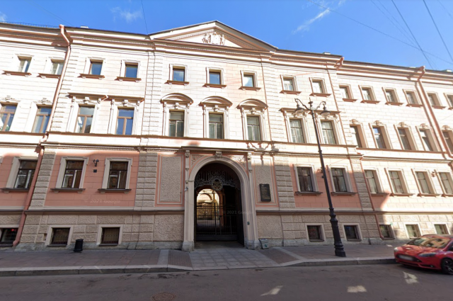    Дом на Миллионной улице, 19, в котором жил французский дипломат. Фото: Google Maps