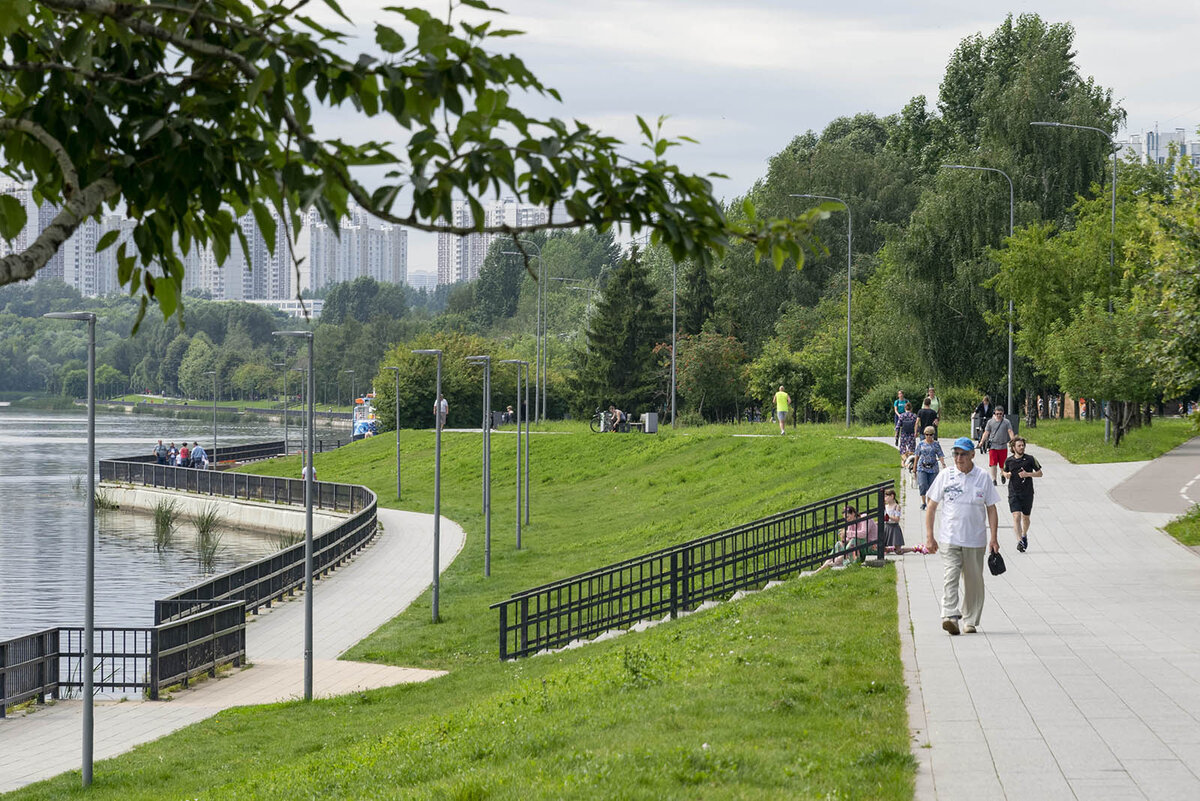 Парк московский берег