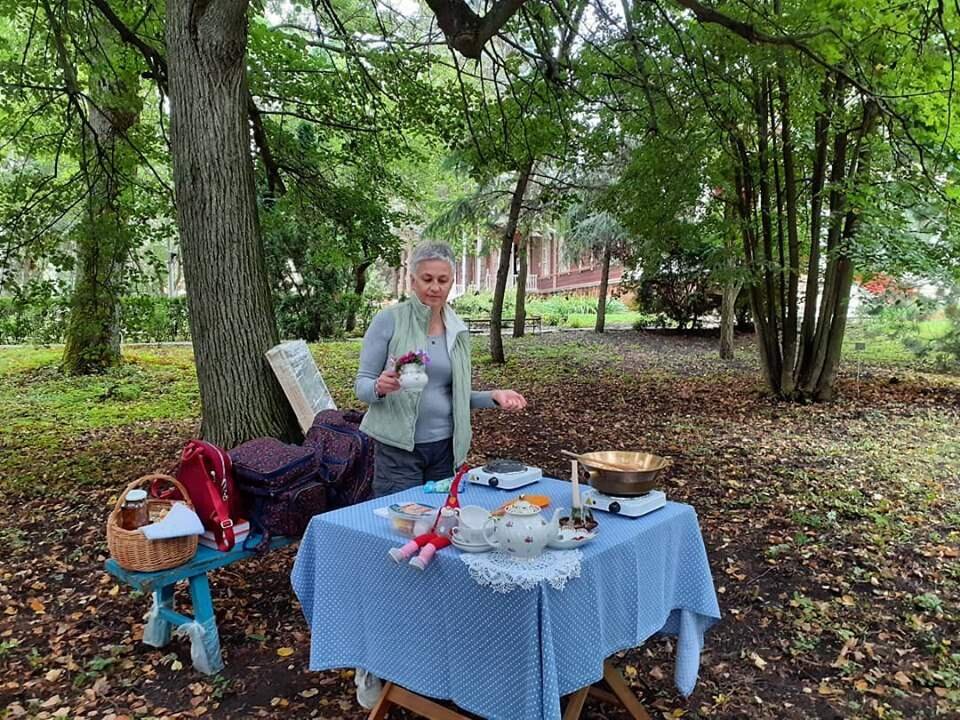 1 июля «Липец в Даровом». К этому дню мы приготовили новые истории и ароматный чай с чабрецом, мятой, душицей, луговой земляникой и смородиновым листом. Приезжайте в музей-усадьбу Ф.М.-3