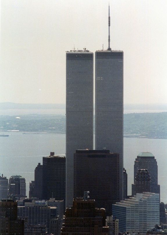 Сколько этажей было в башнях близнецах. Башни-Близнецы ВТЦ.. Северная башня ВТЦ. Крыша Северной башни ВТЦ. Башня WTC 7.