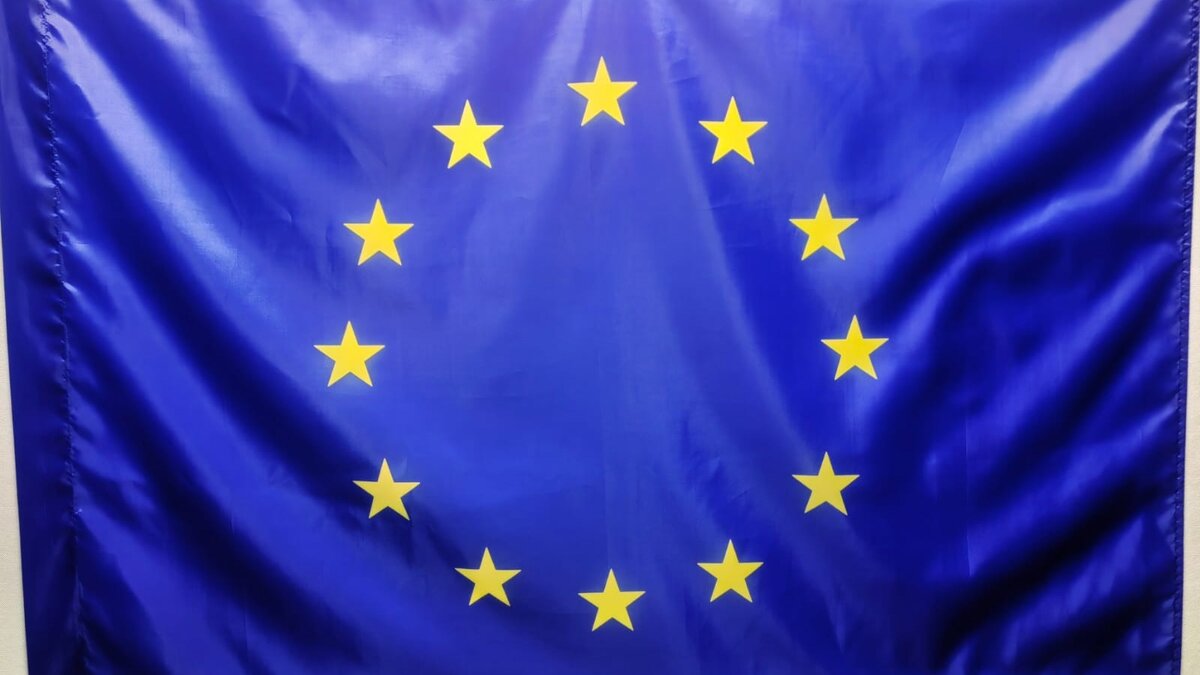     Участники саммита Евросоюза (ЕС) призвали Китай оказать давление на Россию, которой следует вывести войска с территории Украины.