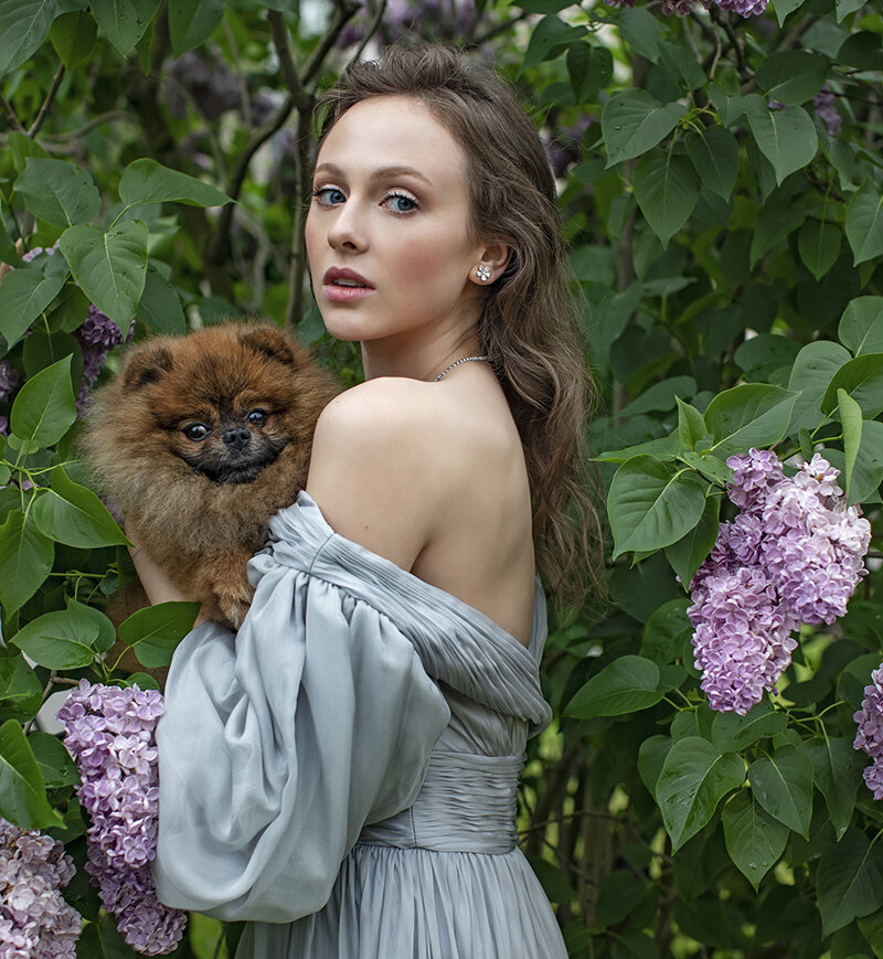 В серьгах и колье Mercury Flower из белого золота с бриллиантами