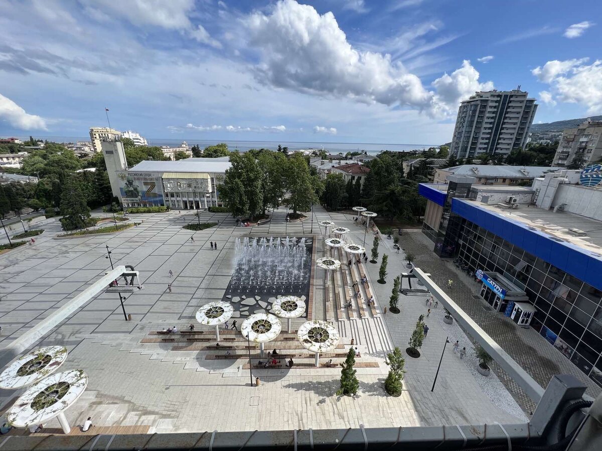 Вид на площадь Советскую