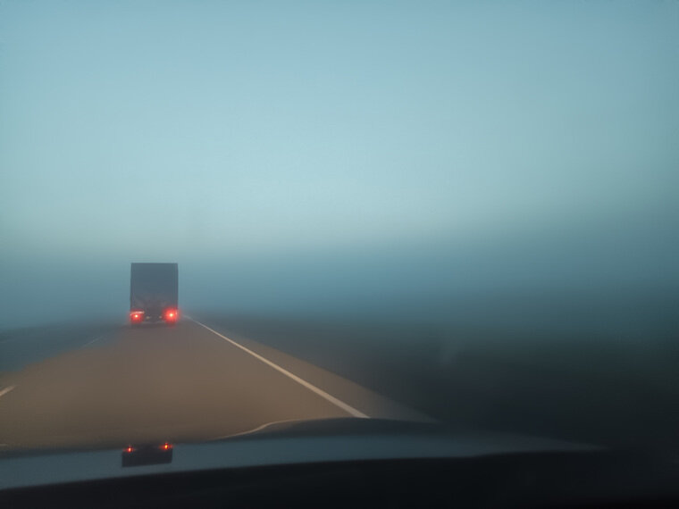    На некоторых участках дороги около Челябинска практически нулевая видимость