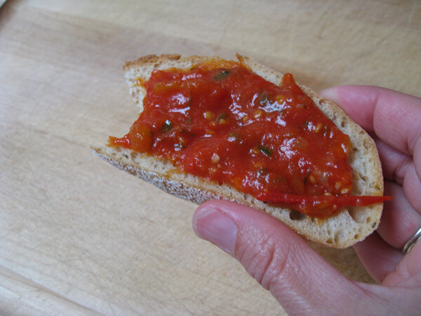 Томатный соус, рецепт которого вы видите ниже, назван по имени сорта помидоров.-6