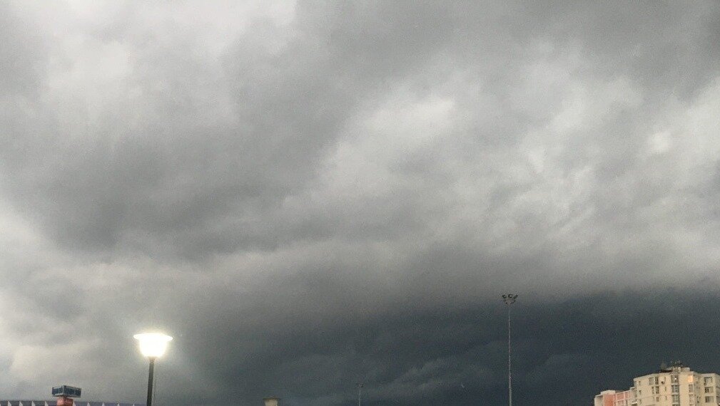     Специалисты практически завершили восстановление электроснабжения после грозы в Первомайске. Об этом вечером 3 июля сообщила глава МСУ округа Елена Лебеднова.