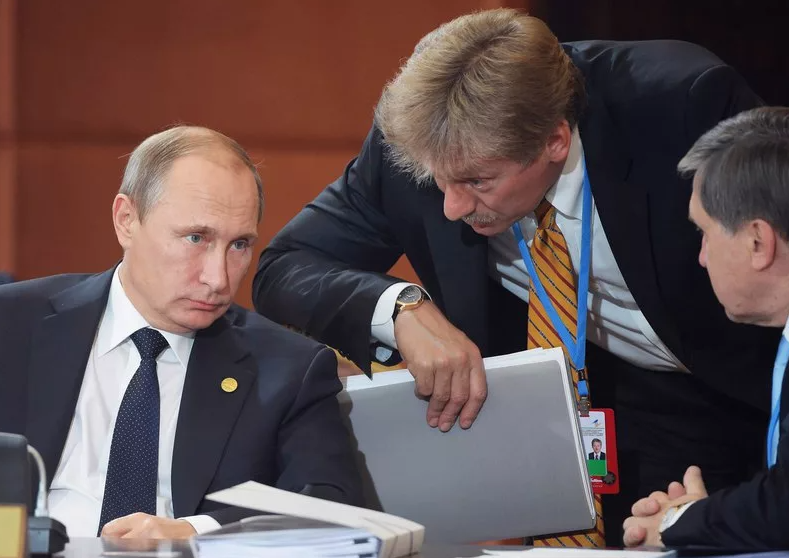 Песков в кабинете. Песков в кабинете. Песков в полный рост. Песков в кабинете. Песков в кабинете.