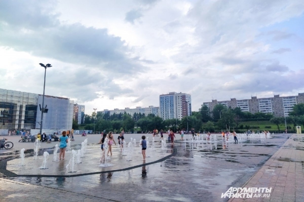    В Перми в фонтане при детях купался голый мужчина