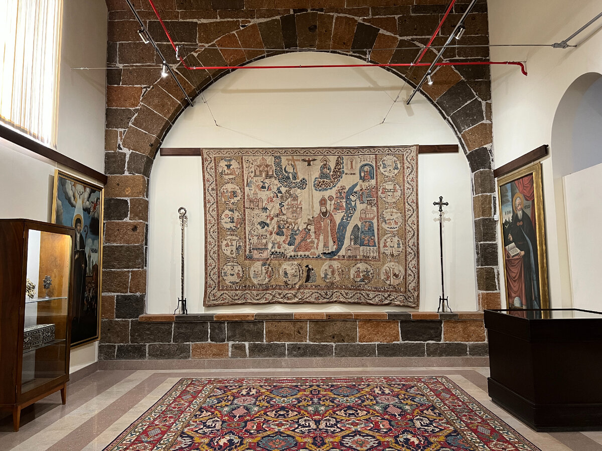 Гобелен из сокровищницы Эчмиадзина в Армении. Фото автора