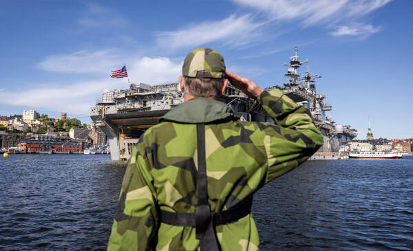    Шведские военные поступят в распоряжение коомандования НАТО