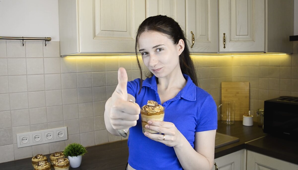 Самый простой и вкусный десерт всего за 10 минут! Самый простой и вкусный десерт всего за 10 минут!
