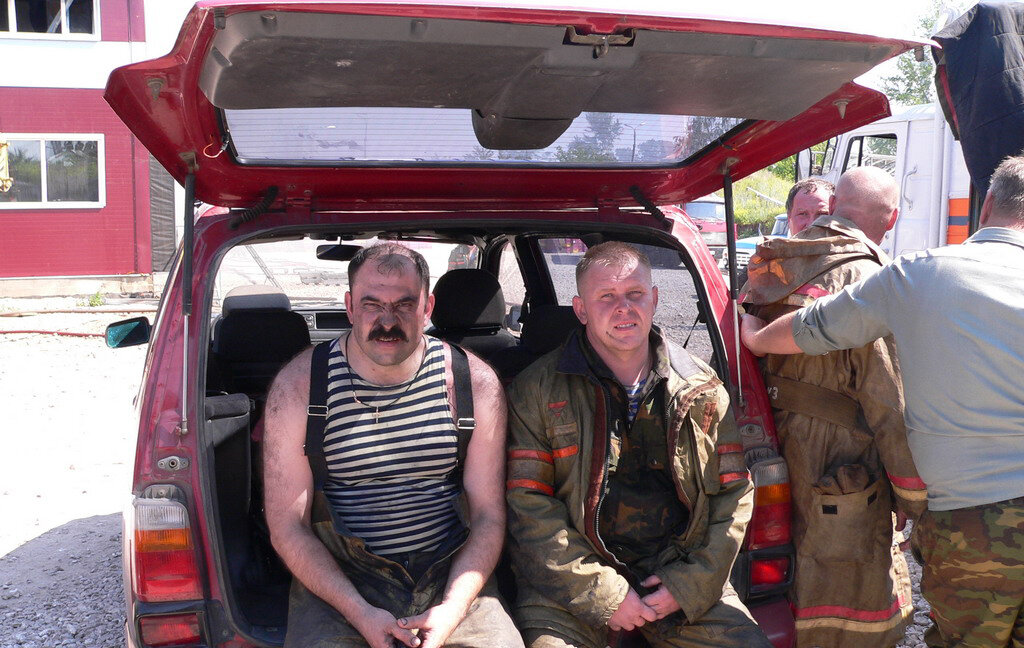 В ходе пожара на «Фабрике качества», случившегося 16 июня 2007 г., тольяттинским огнеборцам пришлось выносить из горящего помещения несколько десятков газовых баллонов с кислородом.