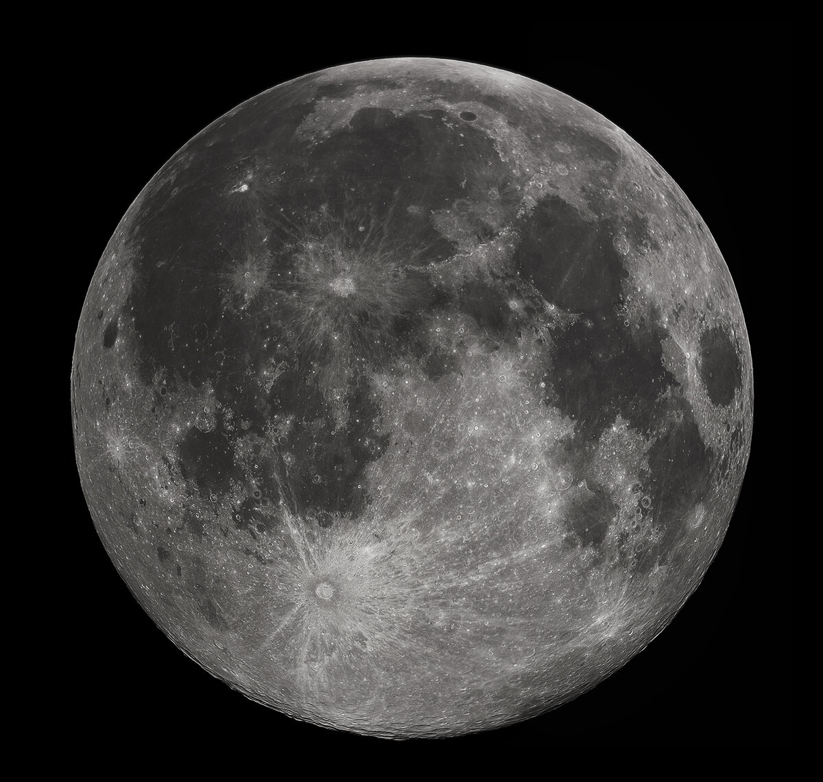 Источник фото: https://upload.wikimedia.org/wikipedia/commons/e/e1/FullMoon2010.jpg
