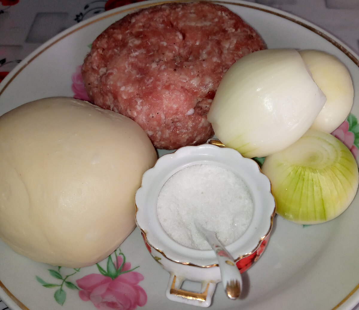 Растительное масло,вода,приправы,в кадр не вошли из-за своей скромности.)