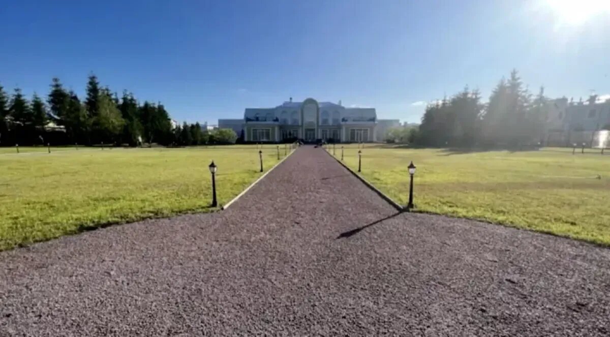 Особняк Евгения Пригожина снаружи. Фото: ФСБ