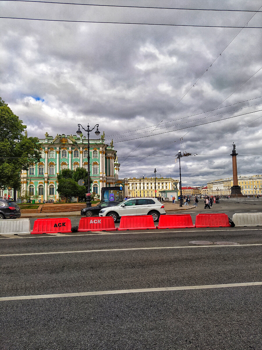 И у Зимнего побывали по пути