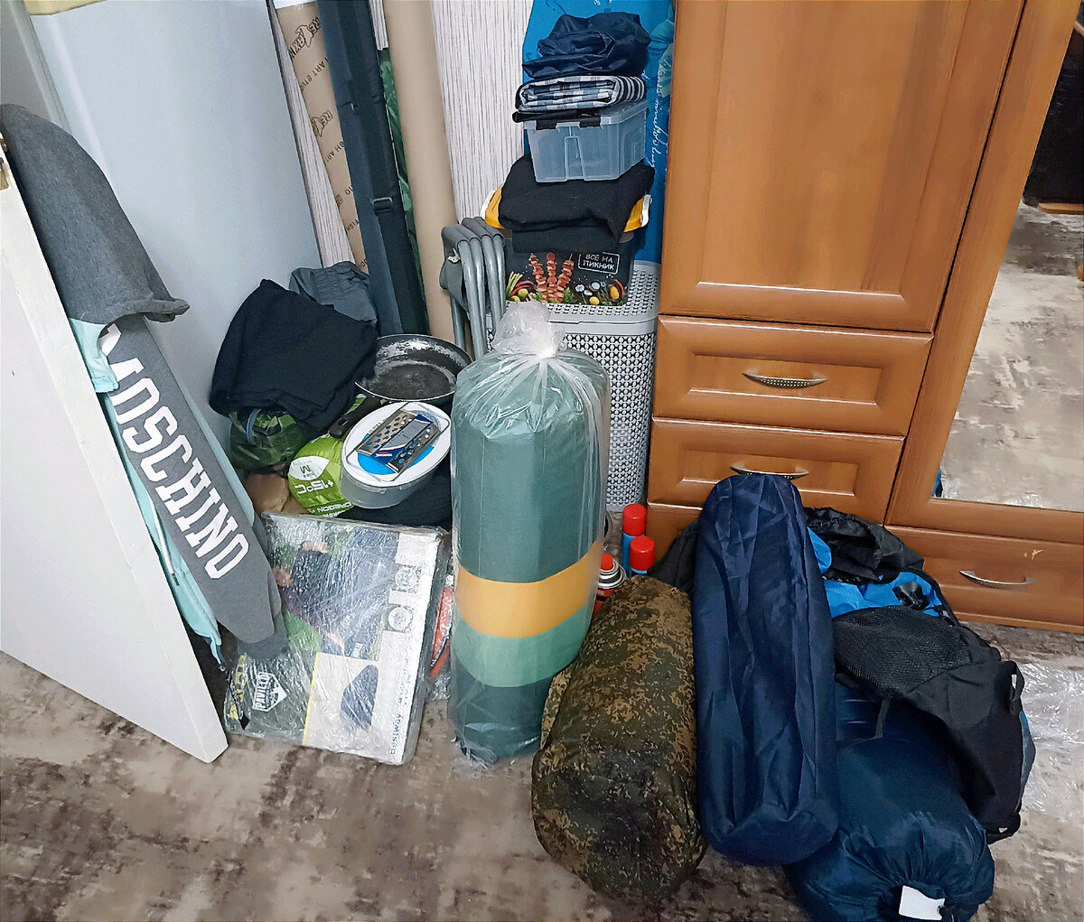 Машины у нас нет, поэтому не знаю, как мы всё это потащим. 🤭 