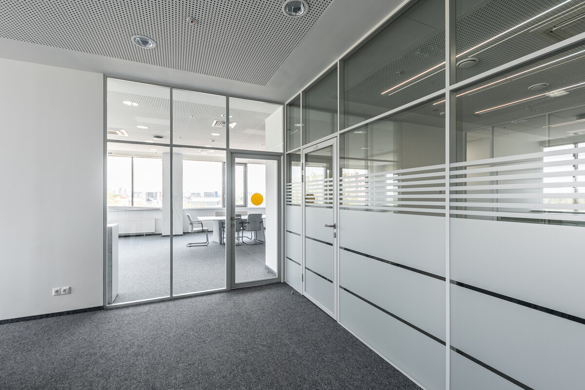 Стеклянные перегородки с алюминиевым профилем NAYADA-Standart