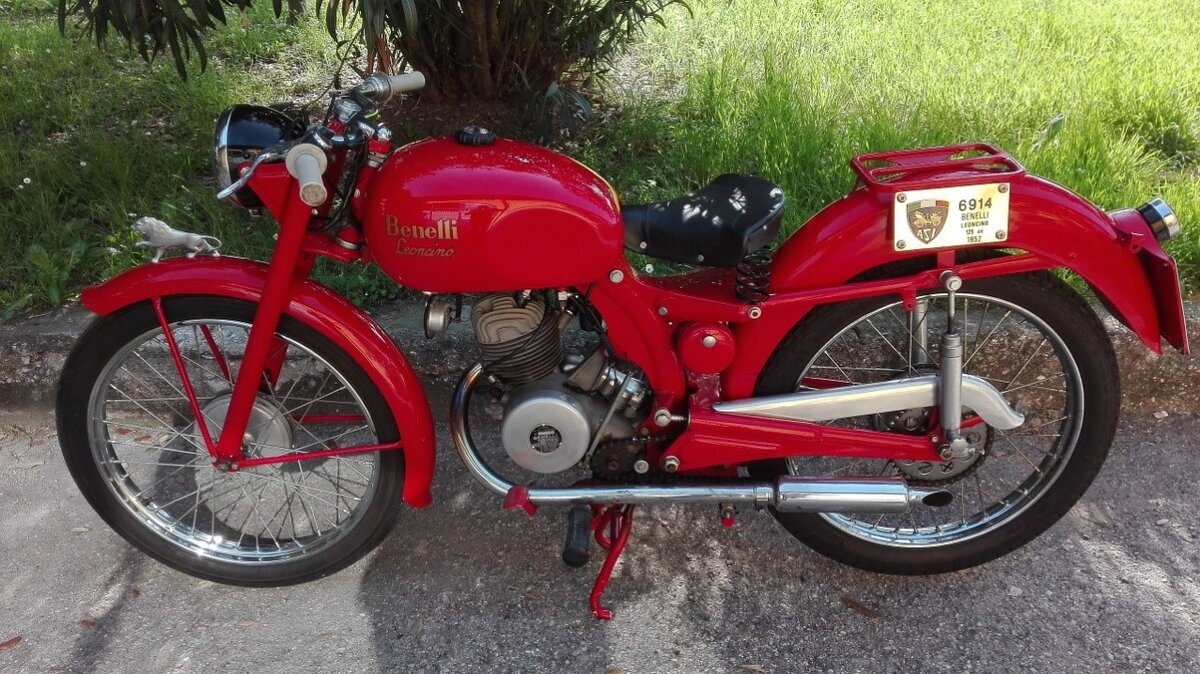 Один из самых успешных мотоциклов Benelli - модель "Leoncino" 1951 года.