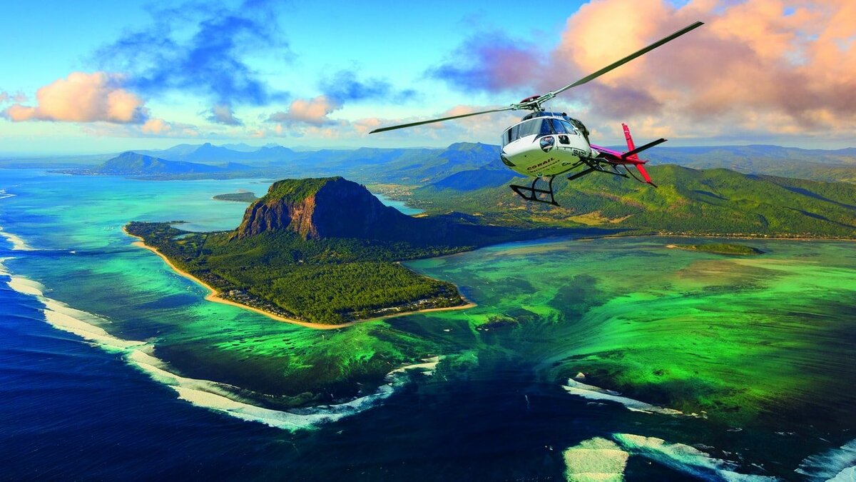 Helicopter tour. Mauritius helicopter. Bell 206 b3. Подводный водопад маврикий. Маврикий вертолет.