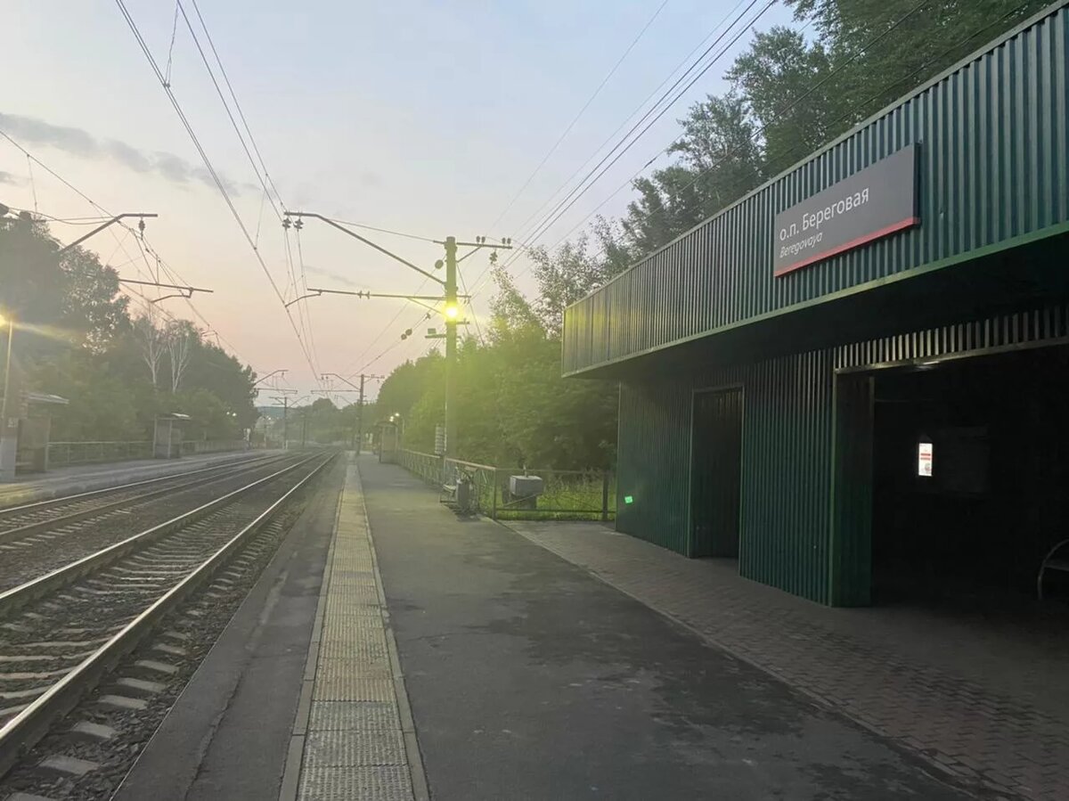 ЖД станция. Остановочный пункт. Поезд фото. Новосибирск окраины.