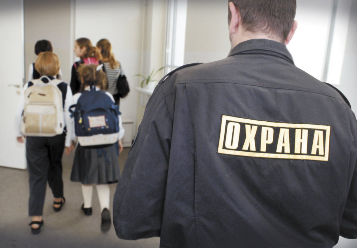    Проникшего на территорию детского сада томича задержал охранник