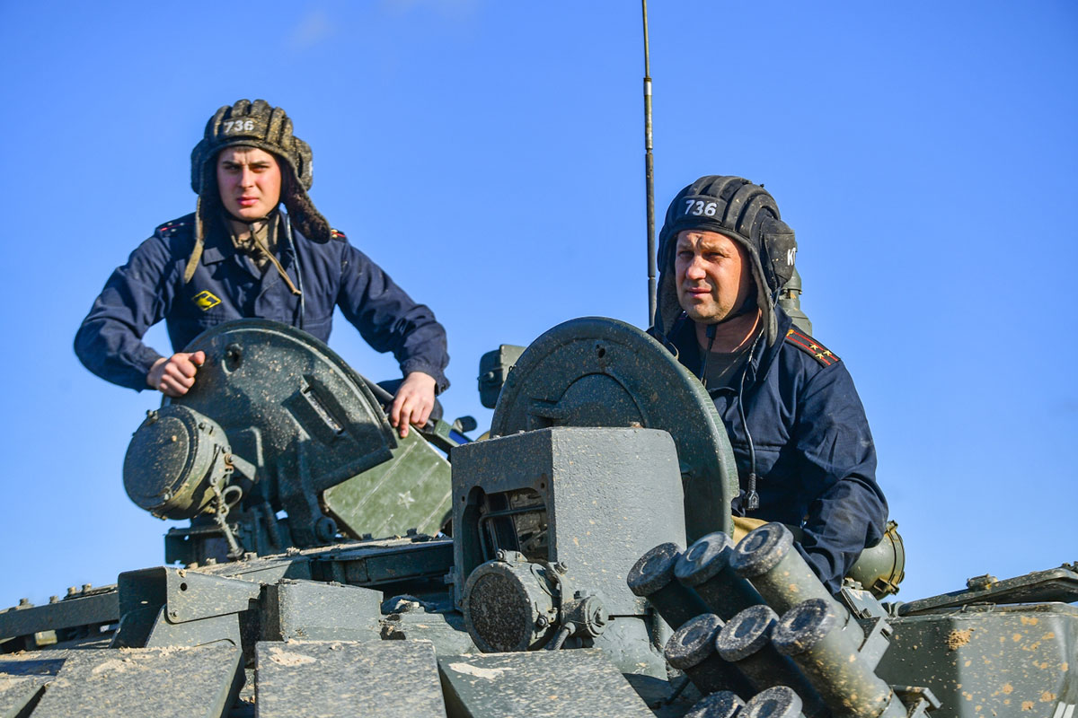 Какой т танкиста. Танкисты России. Военная форма танкиста. Русский современный танкист. Танкисты войска.