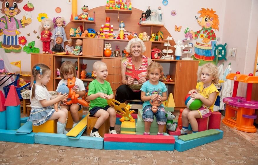    Депутаты спорят считать ли семьи с двумя детьми многодетными