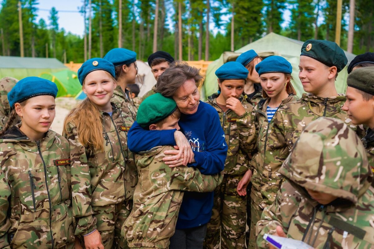 Спецназ дети лагерь. Военный лагерь. Спецназ дети Ханты-Мансийск. Лагерь спецназ.