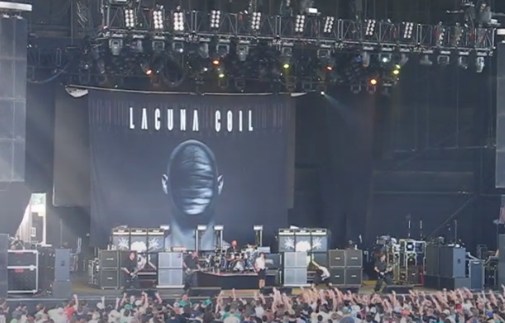 Выступление рок - группы Lacuna Coil на фестивале "Ozzfest". 23 июля, 2006 год
