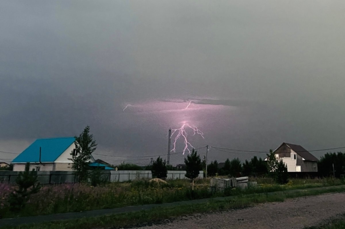    Стихия обрушилась на юг Тюменской области.