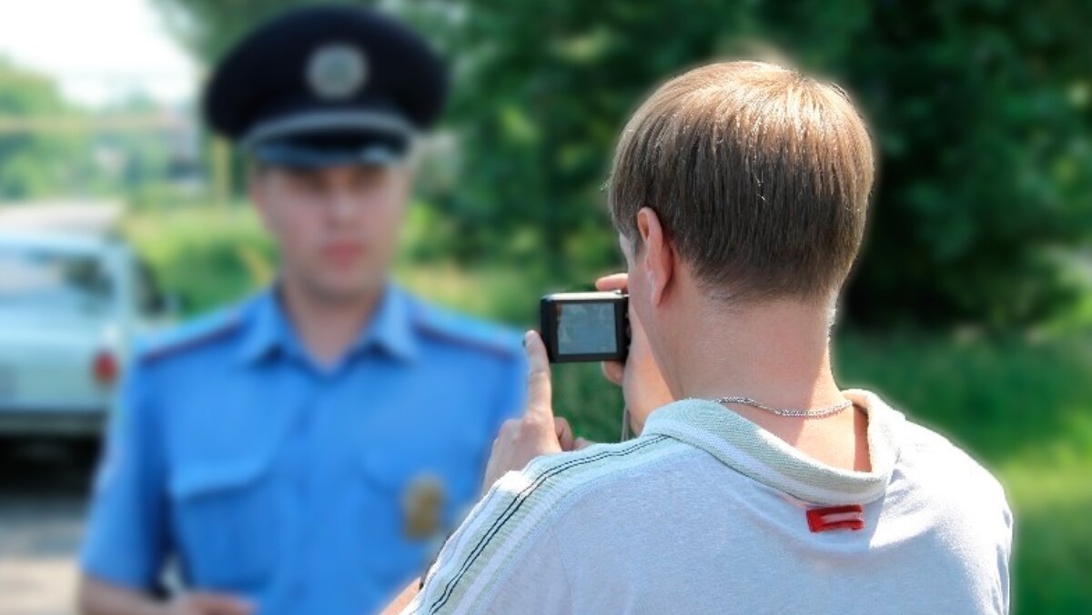 Съемка полиции. Видеосъемка ДПС инспектора. Съемка инспектора ГИБДД на камеру. Фотосъемка полиции.